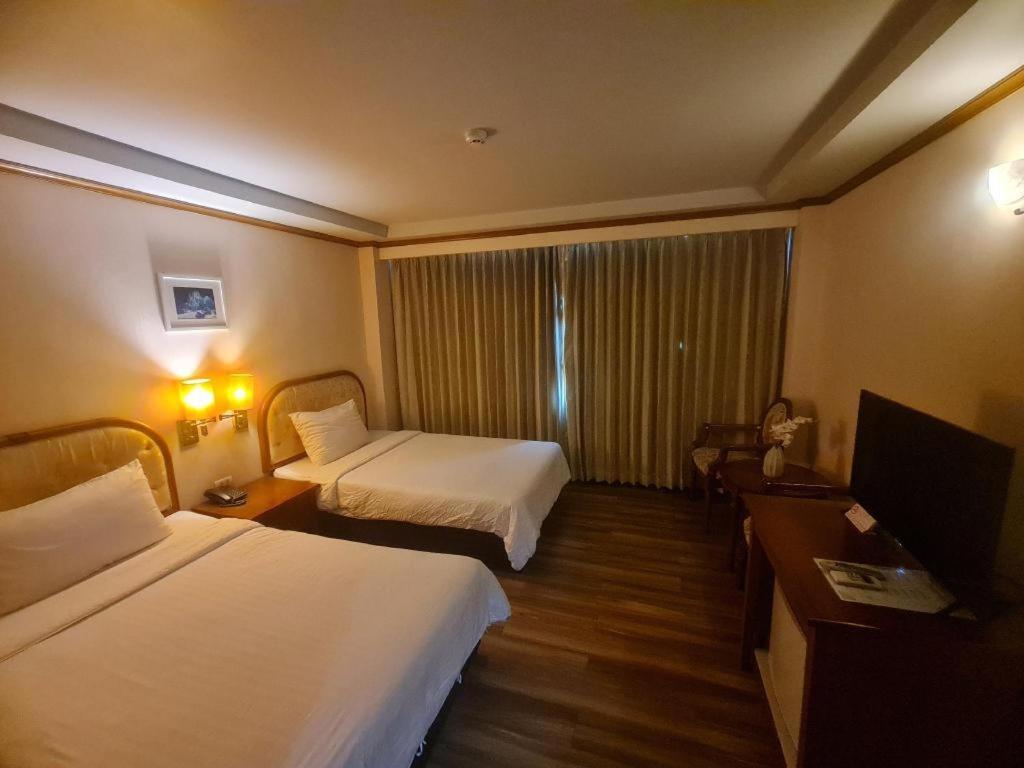 Western Grand Hotel Ratchaburi Ban Bang Kra Екстериор снимка